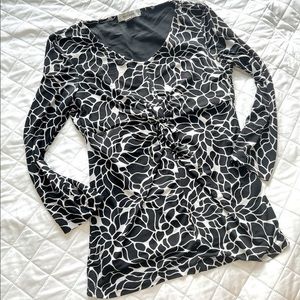 SALE Form-fitting B&W long sleeve